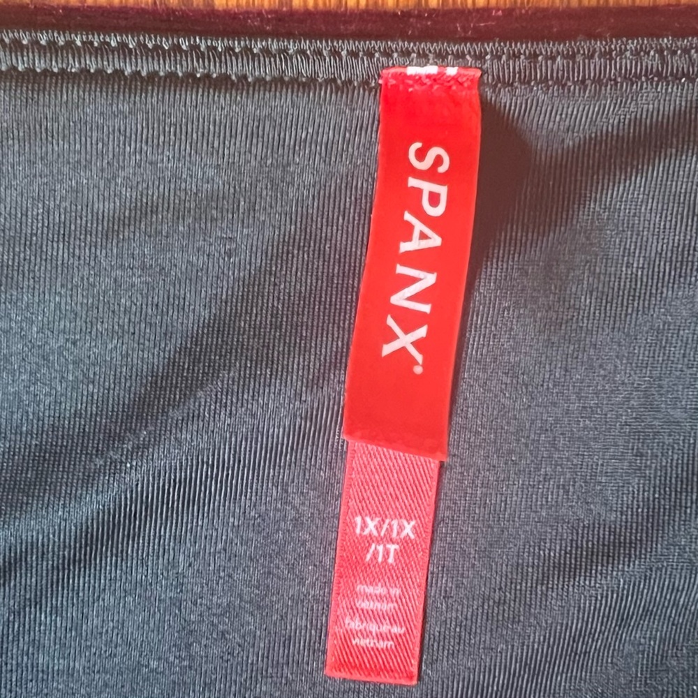 Spanx Velvet Leggings – Rich Burgundy – Size 1X - Picture 7 of 15